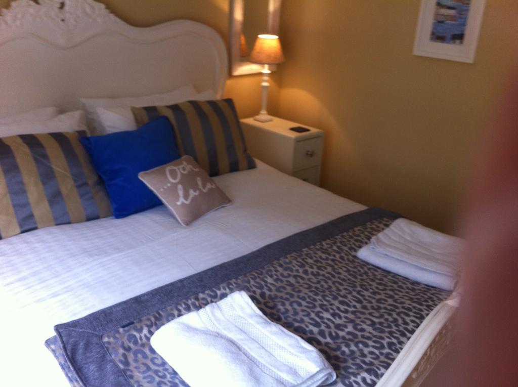 Burlington Beach Apartments Brighton Oda fotoğraf